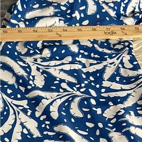 Katherine way Dress Womens Size S UPF 50 + Game Way V Neck Shift jersey Floral - Picture 11 of 11